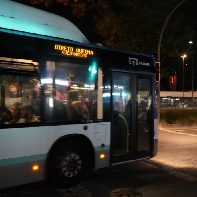 autocarro queima das fitas